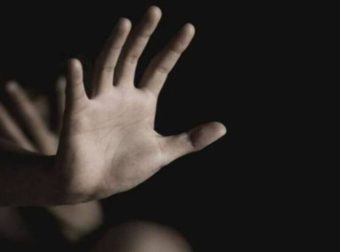 Βιασμός 24χρονης Θεσσαλονίκη: Μας δείχνει για πρώτη φορά το πρόσωπό της – Βίντεο