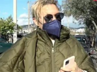 Βίκυ Καγιά – «Έχουμε να μιλήσουμε πάνω από χρόνο με την Ζενεβιέβ»