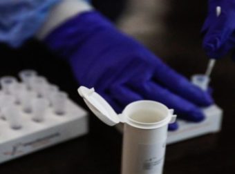 Κορωνοϊός: Με rapid test η αναρρωτική άδεια για εμβολιασμένους και ανεμβολίαστους