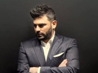 «Μου είχε δώσει το μενταγιόν του, δύο ώρες πριν φύγει» – Γνωστός τραγουδιστής συγκλονίζει για τον Παντελίδη