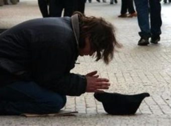 «Πάρτε ό,τι θέλετε και θα τα πληρώσω εγώ!» μου είπε η ταμίας όταν χώρισα και ζητιάνευα
