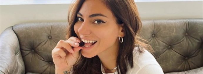 Η Ευρυδίκη Βαλαβάνη ποζάρει με μαγιό στο instagram και στέλνει ηχηρό μήνυμα στους επικριτές της