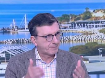 Έξαλλος Άρης Πορτοσάλτε για τον μουσικό με τη βερμούδα στο Προεδρικό Μέγαρο – «Στοχοποιούμαι για την άποψή μου;»