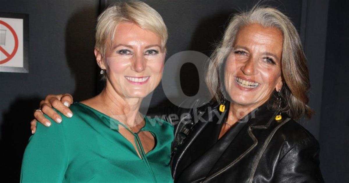 Λουκία Παπαδάκη: Στα 60 της εμφανίστηκε σαν 25αρα – Με μίνι φούστα και δερμάτινη αποκαλυπτική μπλούζα