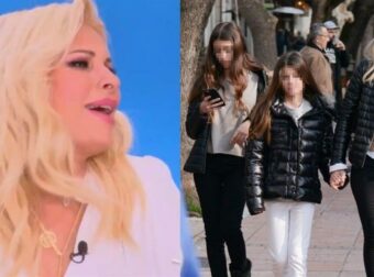 “Γιατί κυκλοφορείτε έτσι;”: “Κόκκαλο” η Μενεγάκη με το ντύσιμο των παιδιών της, δεν άντεξε και τους την “είπε”