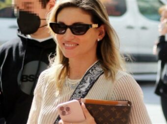 Τα πάντα στα λευκά – Το βίντεο της Αθηνάς Οικονομάκου από τον χιονισμένο κήπο του σπιτιού της
