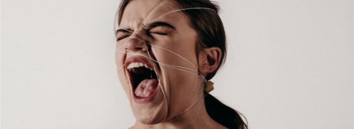 «Αισθάνομαι ότι είμαι θύμα αλλά δεν αντιδρώ»