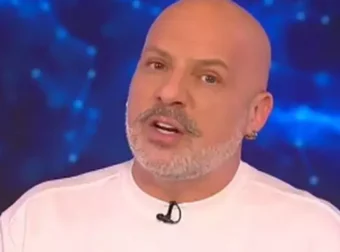 Νέα «βέλη» από Μουτσινά προς Αρναούτογλου – «Είναι καλός θεατρίνος»