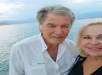 Ξαφνιάζει η Αργυράκη – «Μόλις είδα τον άνδρα μου αναρωτήθηκα αν όλα τα δόντια είναι…»