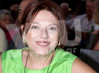 Με ίδιο βλέμμα και χρώμα μαλλιών – Η συγκλονιστική ομοιότητα της Ελένης Ράντου με τη μητέρα της