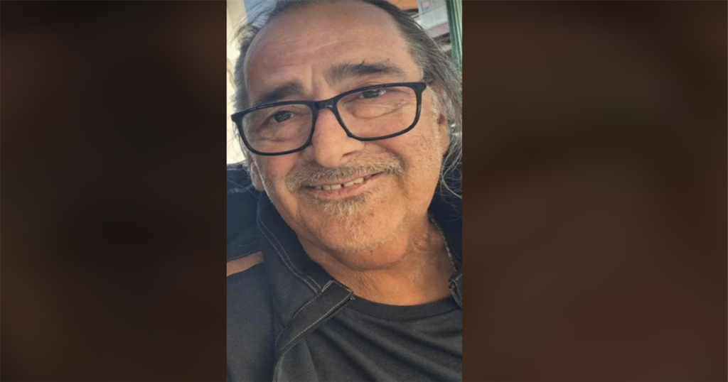 Τον αναγνωρίζετε; Κι όμως είναι ο … Βασίλης Κάρρας