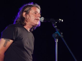 Δημήτρης Κοργiαλάς: «Έχουν πει ότι έπαιρνα ναρκωτικά και ότι είμαι ομοφυλόφιλος. Γέλαγα»