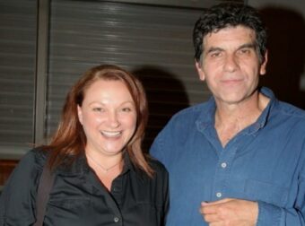Ρένια Λουϊζίδου – «Ο Γιάννης Μπέζος με έβγαλε με κλωτσιά στη…»