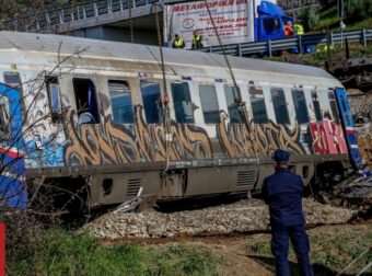 Τέμπη: «Καλοσύνη τους η επιστροφή των χρημάτων του εισιτηρίου -Θα πάνε σε γλάστρες για το μνήμα»