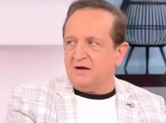 Ενοχλημένος ο Σπύρος Μπιμπίλας -«Μην το κάνετε άλλη φορά αυτό, δεν ήρθε ούτε μία κάμερα»