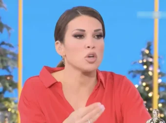 Ελένη Χατζίδου – «Βγήκαμε στη σκηνή και ένιωσα το χέρι του στον π…. μου»