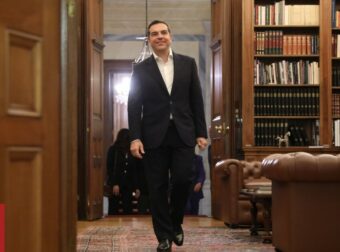Εκλογές 2023: Ο Αλέξης Τσίπρας παραλαμβάνει τη δεύτερη διερευνητική εντολή