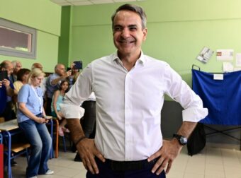 Εκλογές 2023: Πήγε για καφέ στην Κηφισιά μετά την ψήφο ο Κυριάκος Μητσοτάκης