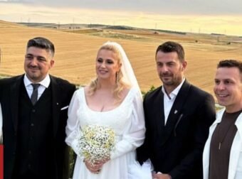 Γιώργος Αγγελόπουλος: Έπιασε την ανθοδέσμη σε γάμο – Η αντίδρασή του μπροστά στη Δήμητρα Βαμβακούση