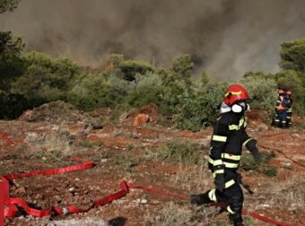 Γιάνναρος (πυρομετεωρολόγος): «Τα δύσκολα είναι μπροστά μας»