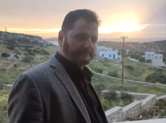 Λευτέρης Βαζαίος για τη φωτιά στο Λαγονήσι – «Θα μείνω μέχρι την τελευταία στιγμή στο σπίτι μου»