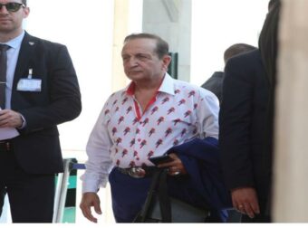 Η απάντηση Μπιμπίλα στον Λιάγκα για τα σχόλια του για το πουκάμισο – “Τα παπαγαλάκια…”