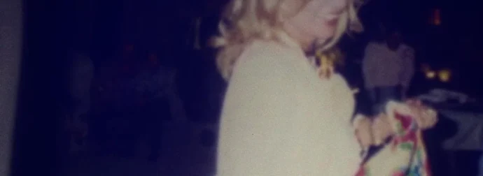 Η Αλίκη Βουγιουκλάκη στις τελευταίες διακοπές της στη Σαντορίνη (Βίντεο-Ντοκουμέντο)