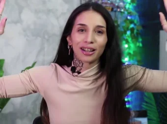 Η YouTuber Dat Lilly να προκαλεί με την πίσω όψη της…