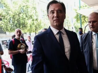 Άδωνις Γεωργιάδης: Δεν θα κλείσουν οι επιχειρήσεις εξαιτίας του καύσωνα