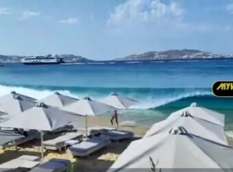 Σηκώθηκε τσουνάμι σε παραλία της Μυκόνου από τα απόνερα ταχύπλοου: Τραυματίστηκαν δύο γυναίκες (video)