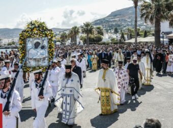 Δεκαπενταύγουστος: Τα ήθη και έθιμα για τους εορτασμούς της Παναγίας στην Ελλάδα