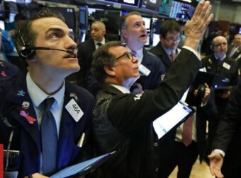 Στάση αναμονής στη Wall Street ενόψει των αποφάσεων της Fed