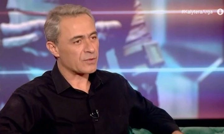 Θανάσης Κουρλαμπάς – Η λατρεία για την οικογένειά του και η απώλεια που του κόστισε!