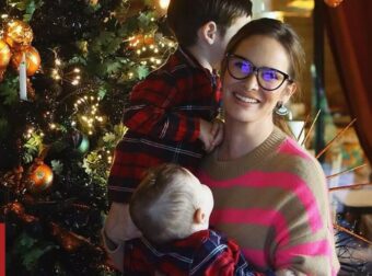 Ανίτα Μπραντ: Η «wow» χριστουγεννιάτικη φωτογραφία του γιου της