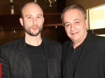Ο Στέργιος Μικρούτσικος σε σπάνια έξοδο με τον πατέρα του