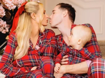 Πάρις Χίλτον – Μatchy-matchy με τον γιο της και τον σύζυγό της! Οι πιτζάμες και οι οικογενειακές φωτό