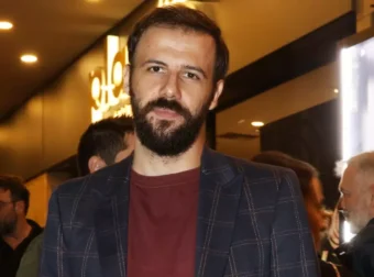 Νίκος Γκέλια – «Το «Αλβανός» δεν μου χτύπαγε άσχημα, ίσα ίσα, με έχει βοηθήσει»