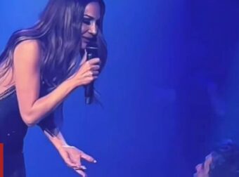 Δέσποινα Βανδή: Τραγούδησε το «Τίποτα εσύ» στον Βασίλη Μπισμπίκη (vid)