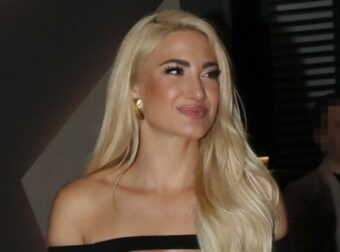 Ιωάννα Τούνη: Σε συναυλία του Αντώνη Ρέμου με μίνι αποκαλυπτικό φόρεμα (Βίντεο)